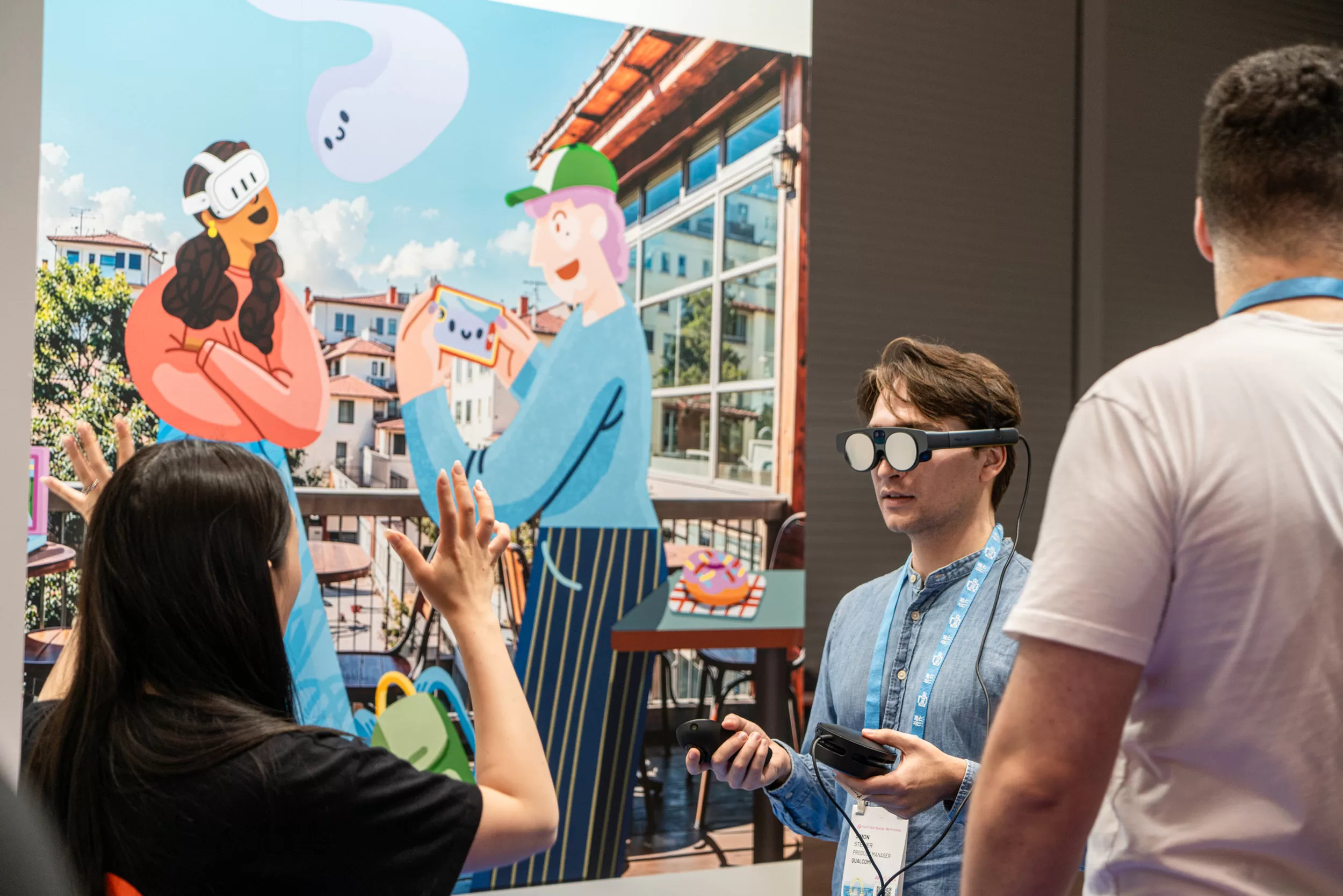 people discussing a new product at a trade show by photographer Fedor Vasilev