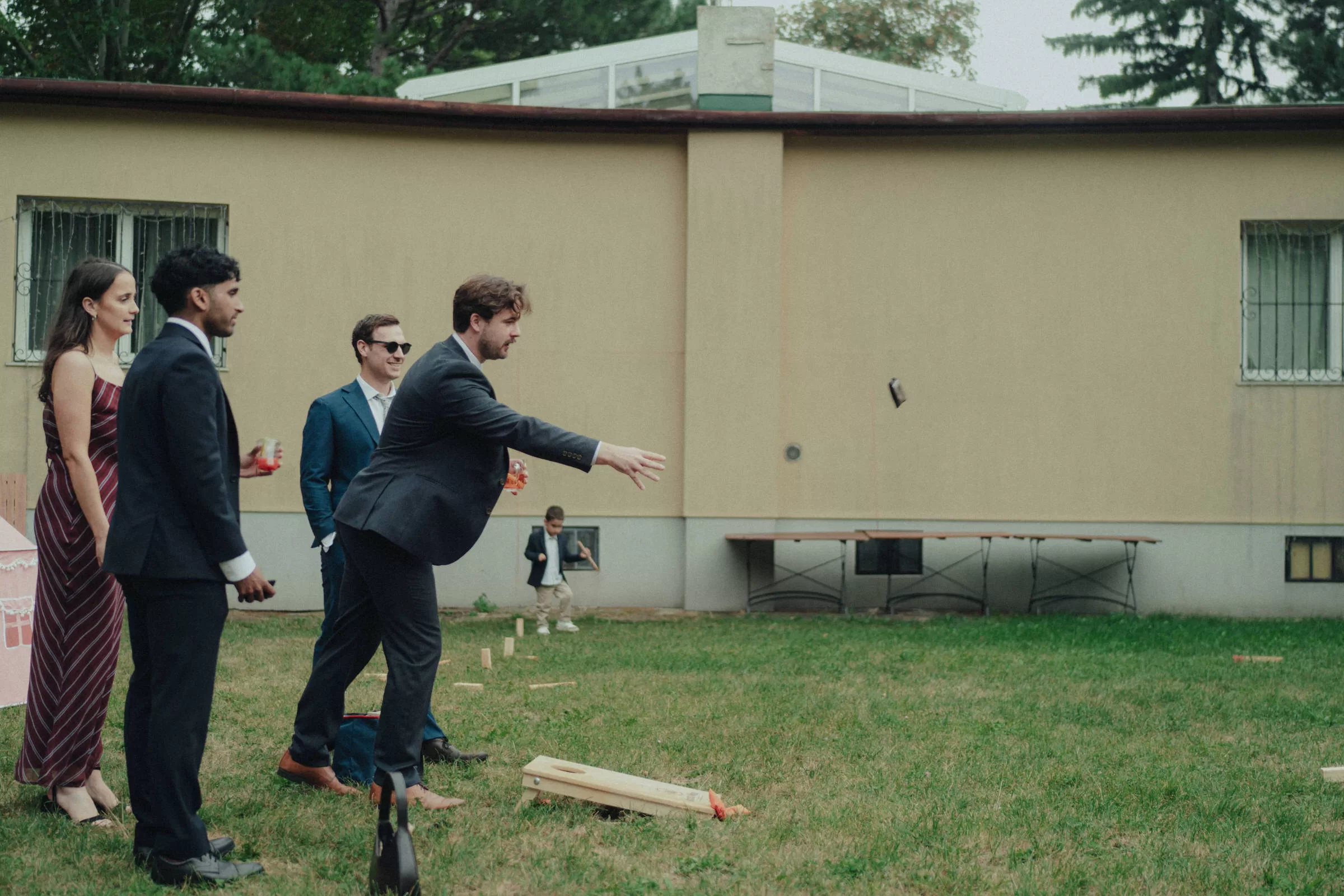 Guests playing games on a wedding in a garden