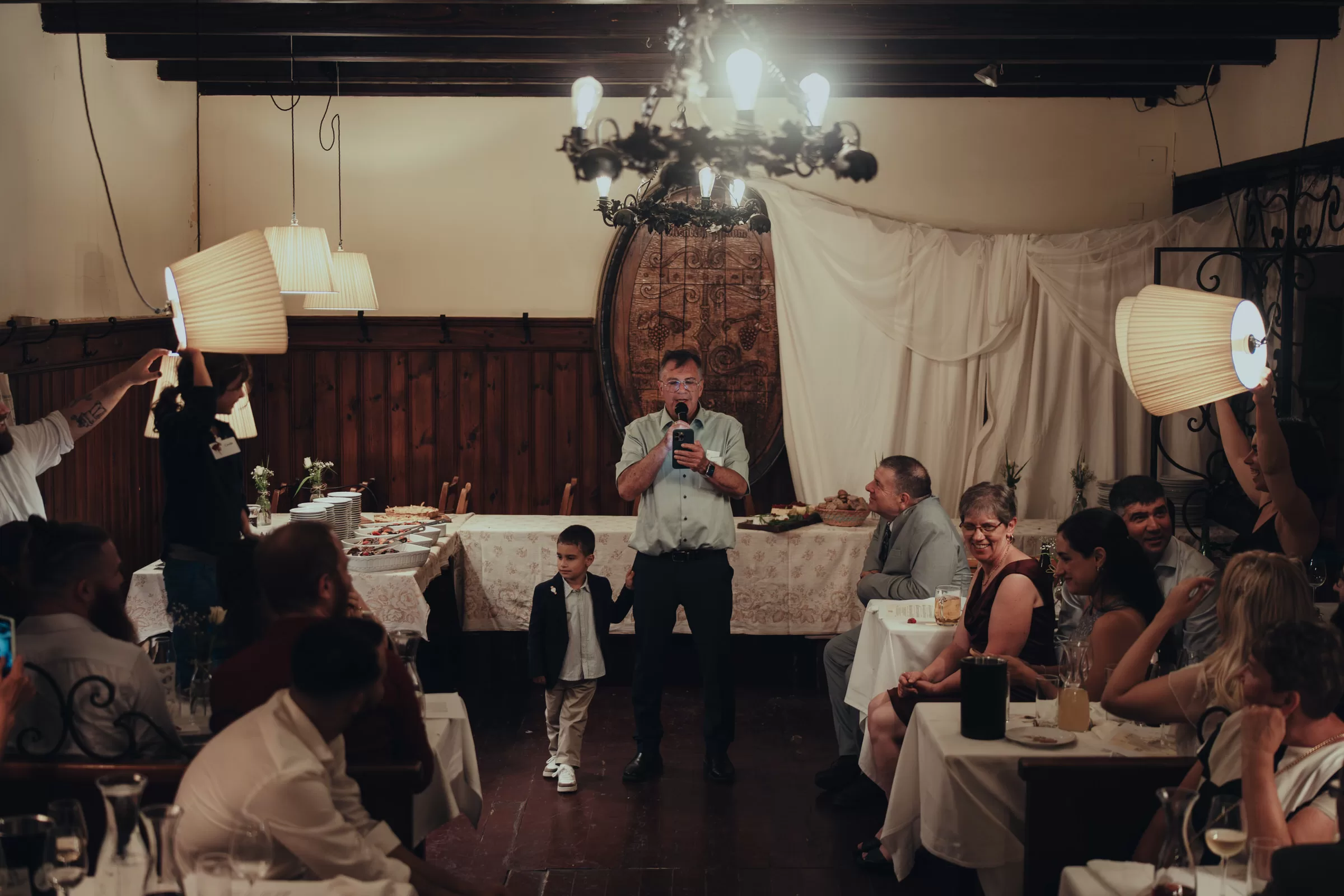 People celebrating a wedding at Heuriger Schübel-Auer