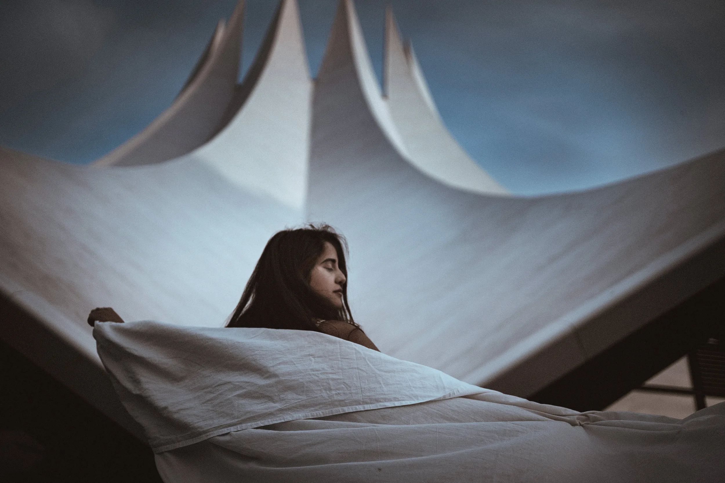 Portrait of a woman dancing in front of Tempodrom in Berlin