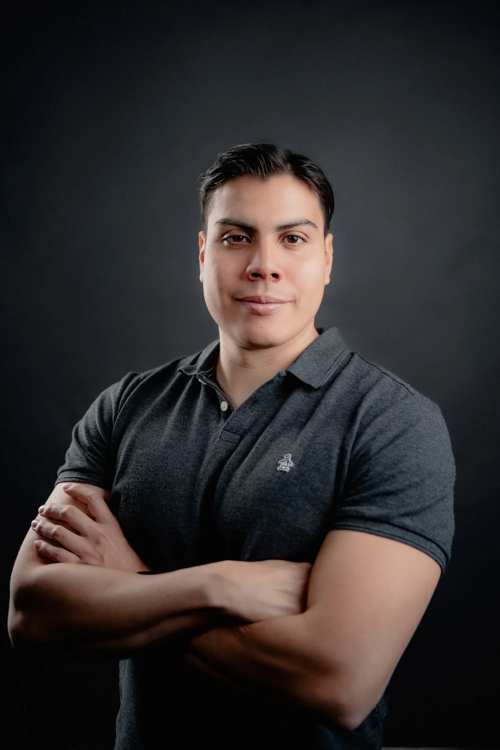 Photographer in Berlin Fedor Vasilev Photographer In Vienna Personal branding business portrait on a dark background by photographer in Berlin Fedor Vasilev