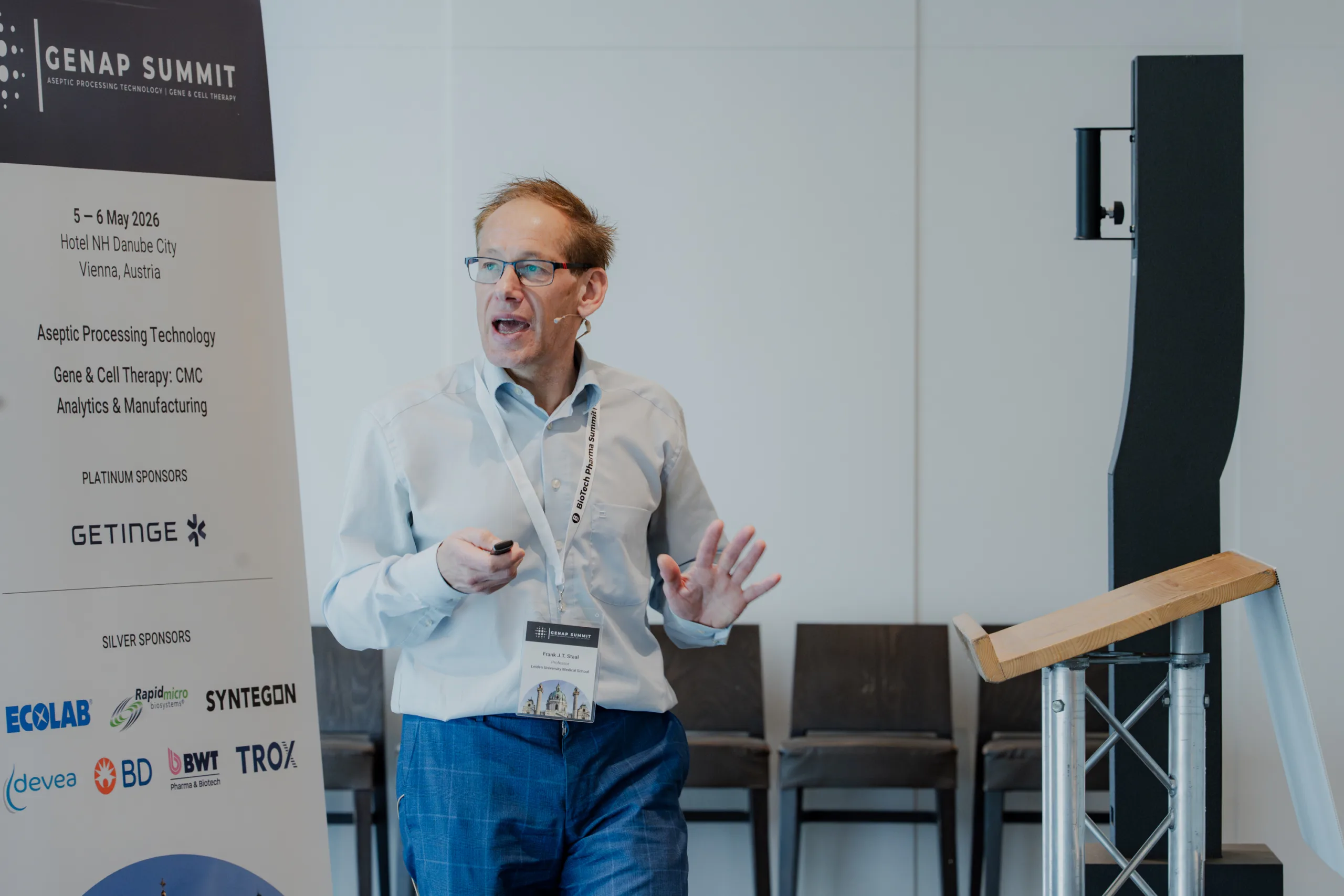 Event Photographer in Vienna | Corporate, Conference & Business Event Photography Europe-wide Fedor Vasilev Photographer In Berlin A speaker on stage on a conference